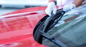 Jak wymienić wycieraczki w samochodzie?